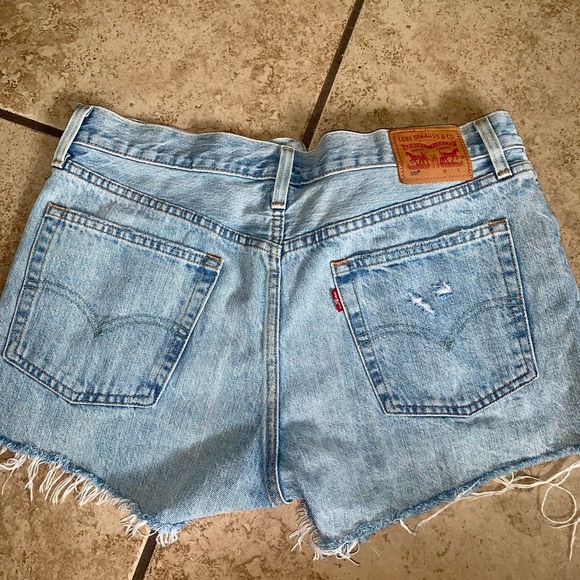 Levi’s shorts - Picture 3 of 4